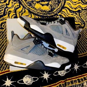 Air Jordan 4